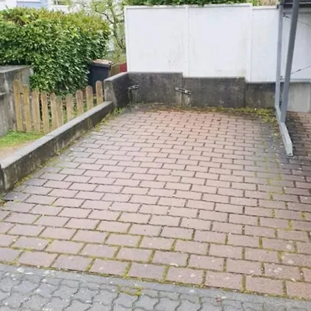 Haus In Messe Festhalle Hund Σπίτι διακοπών *